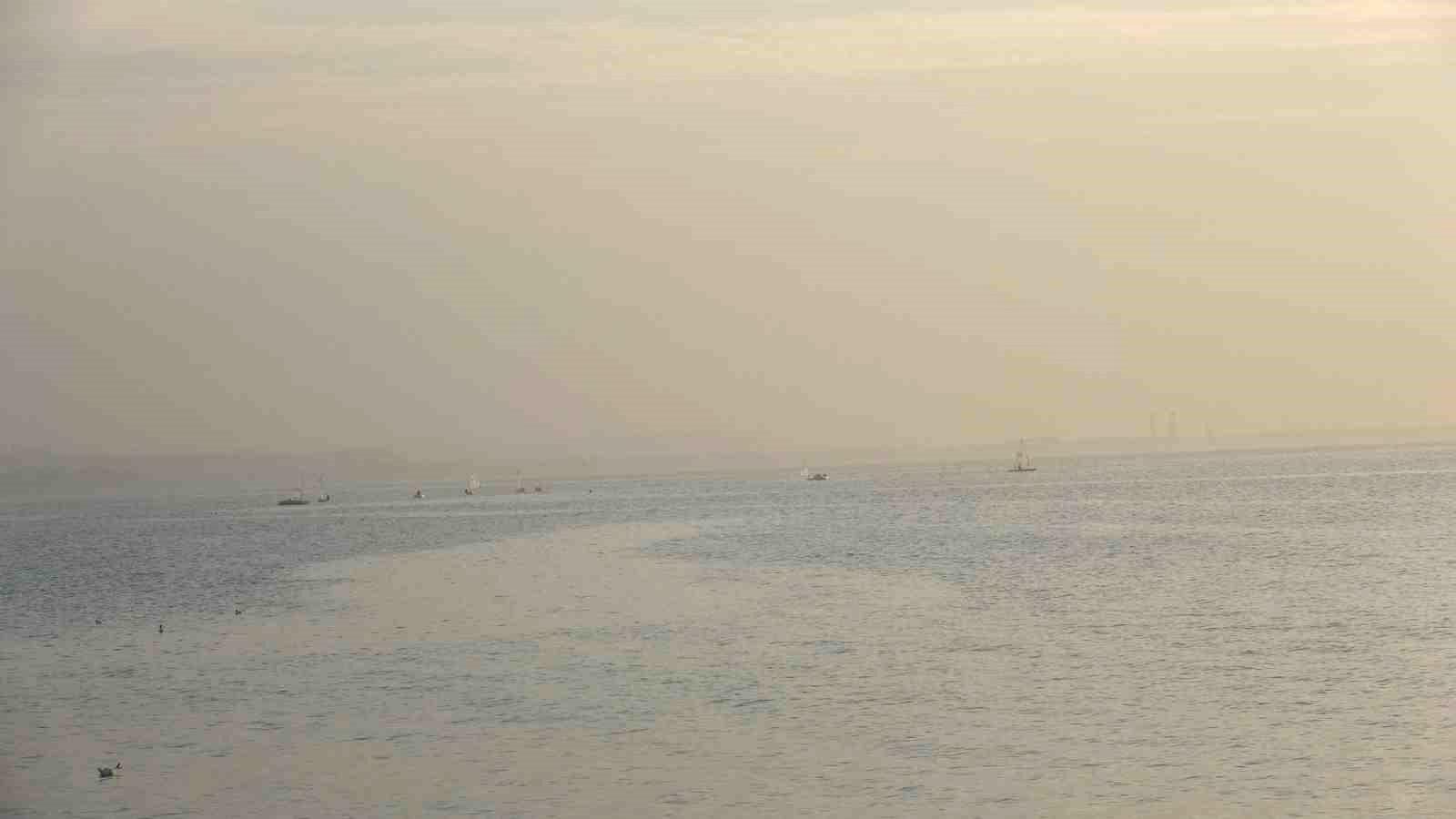 Çanakkale Boğazı sis nedeniyle transit gemi geçişlerine kapatıldı