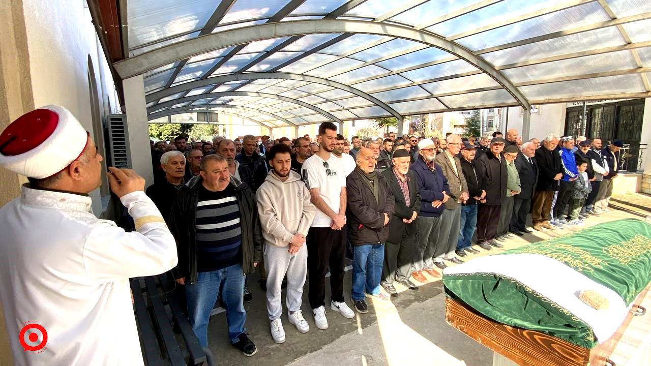 Çocuğunu almak için geldiği okulda öldürülen baba son yolculuğuna uğurlandı