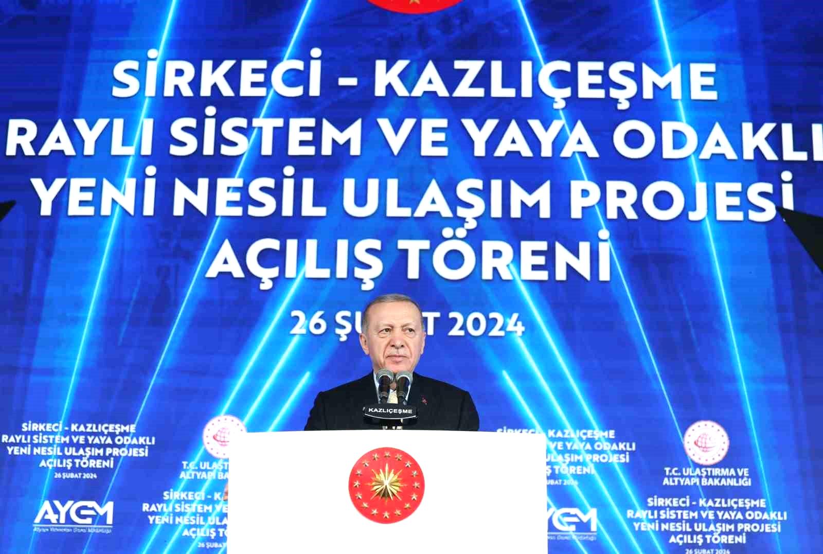 Cumhurbaşkanı Erdoğan, Sirkeci-Kazlıçeşme Hattı’nın açılışında yaptığı konuşmada, “Bu hatla şehrin ulaşımına nefes aldıracağız. Bütün binalar, surlar yıkık dökük; bunları biz yapacağız. Bu hattın hizmete alınmasıyla birlikte İstanbul’daki raylı sistem hattının toplam uzunluğu 340 kilometreye çıkmakt