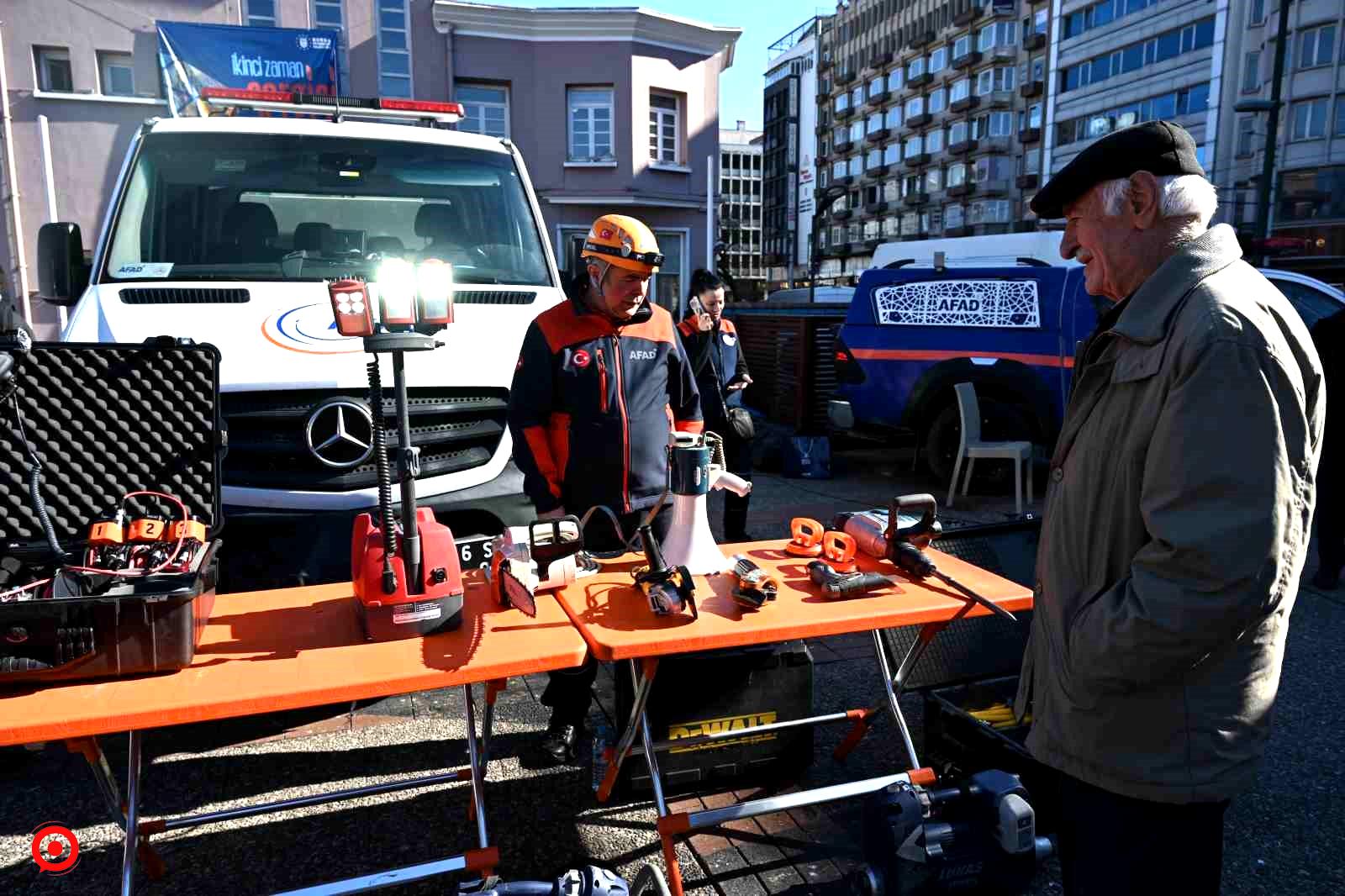 Depremde hayatını kaybedenler dualarla anıldı