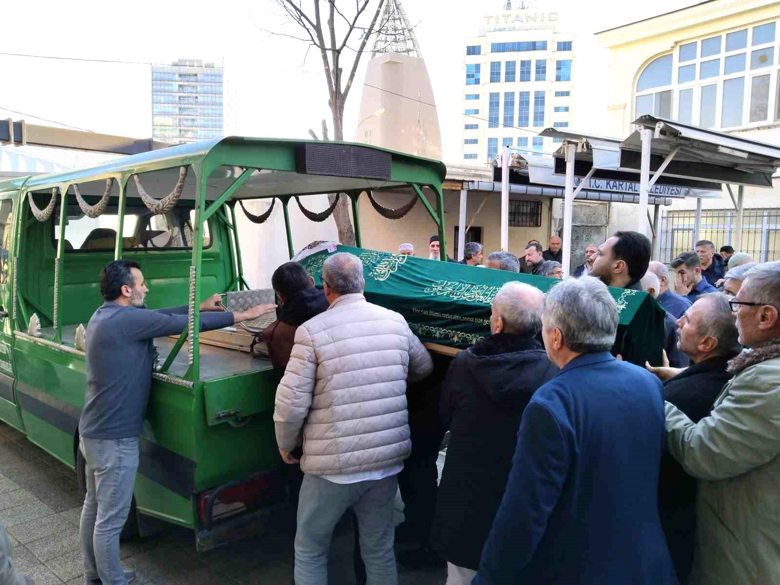 Dini nikahlı eşi tarafından öldürülen kadın toprağa verildi