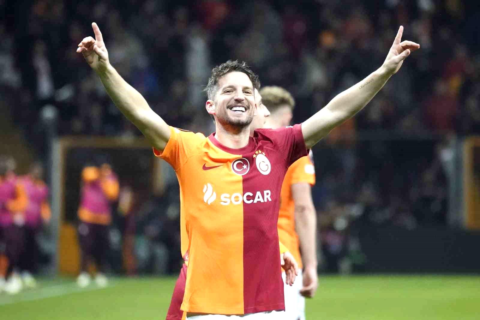 Dries Mertens 7. golünü kaydetti