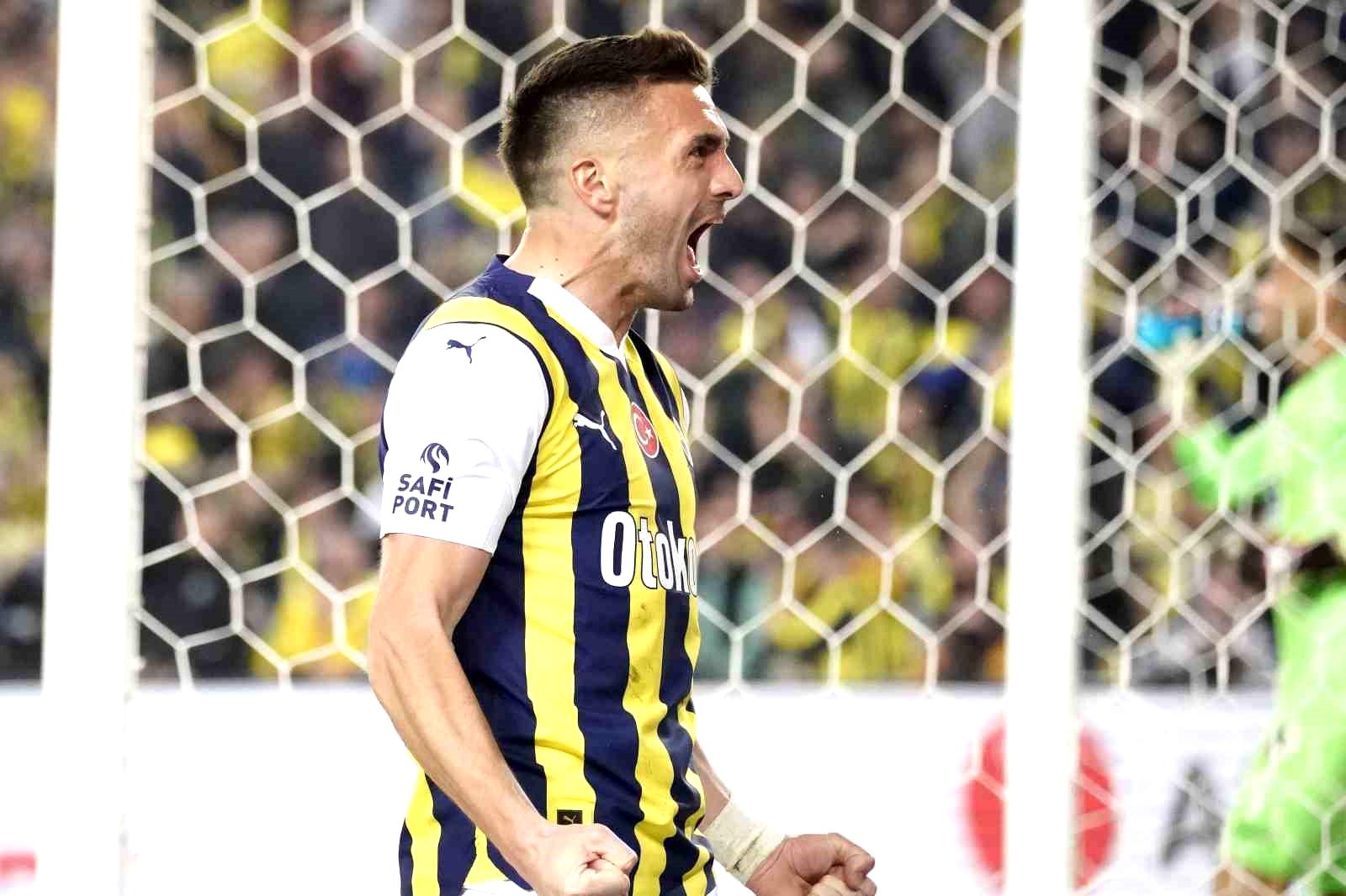 Dusan Tadic, 12. golüne ulaştı