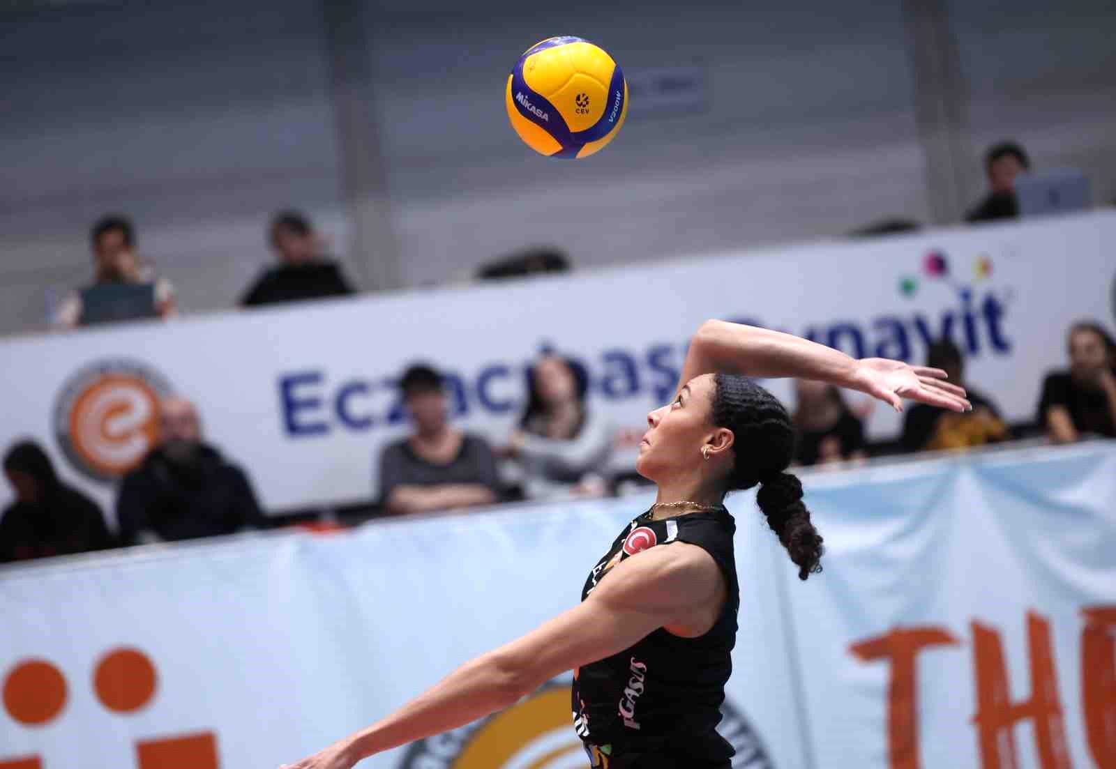 Eczacıbaşı Dynavit, Axa Sigorta Kupa Voley’de yarı finale yükseldi