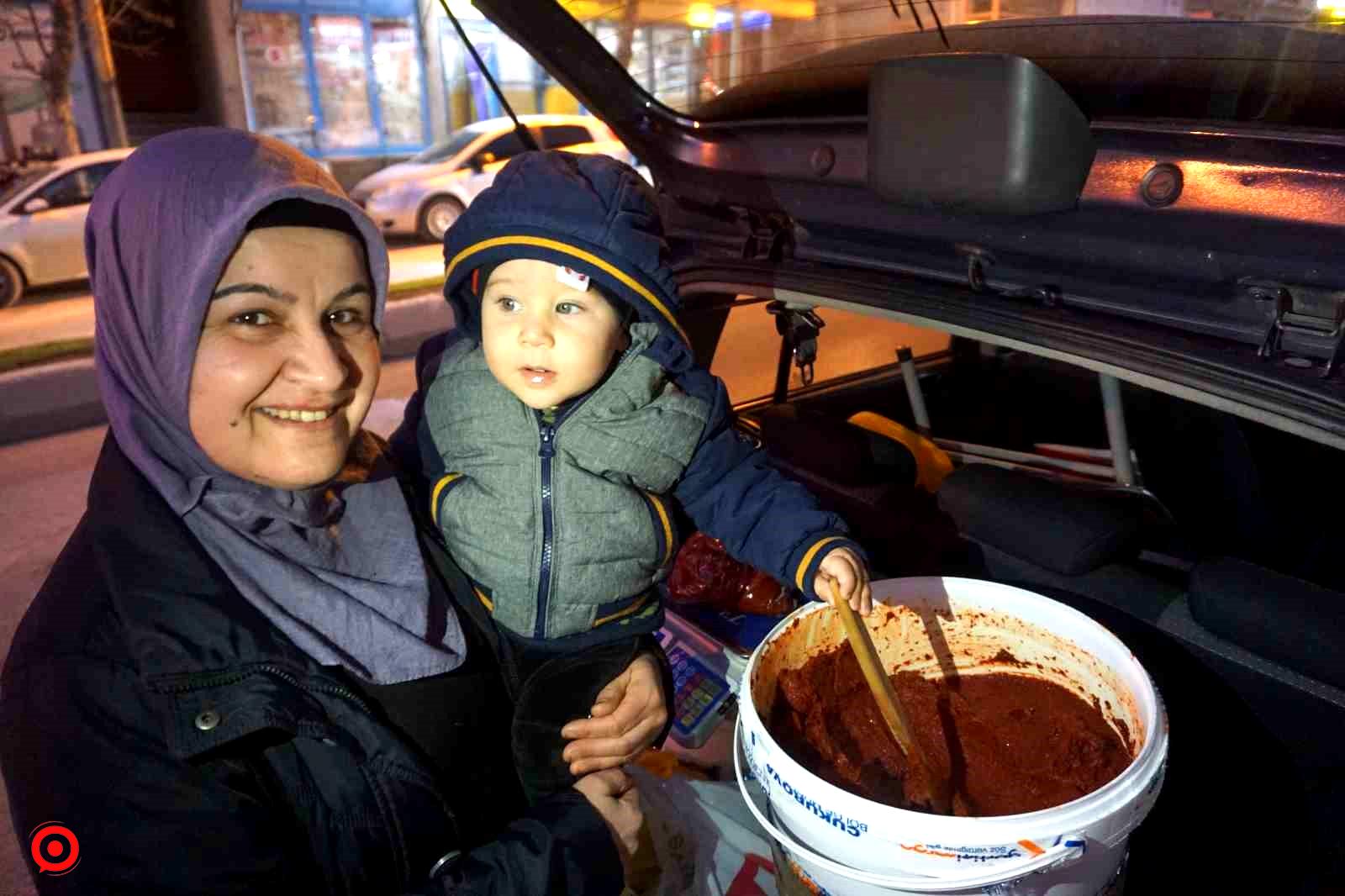 Edirne’ye yerleşen depremzede yöresel ürünlerle geçimini sağlıyor