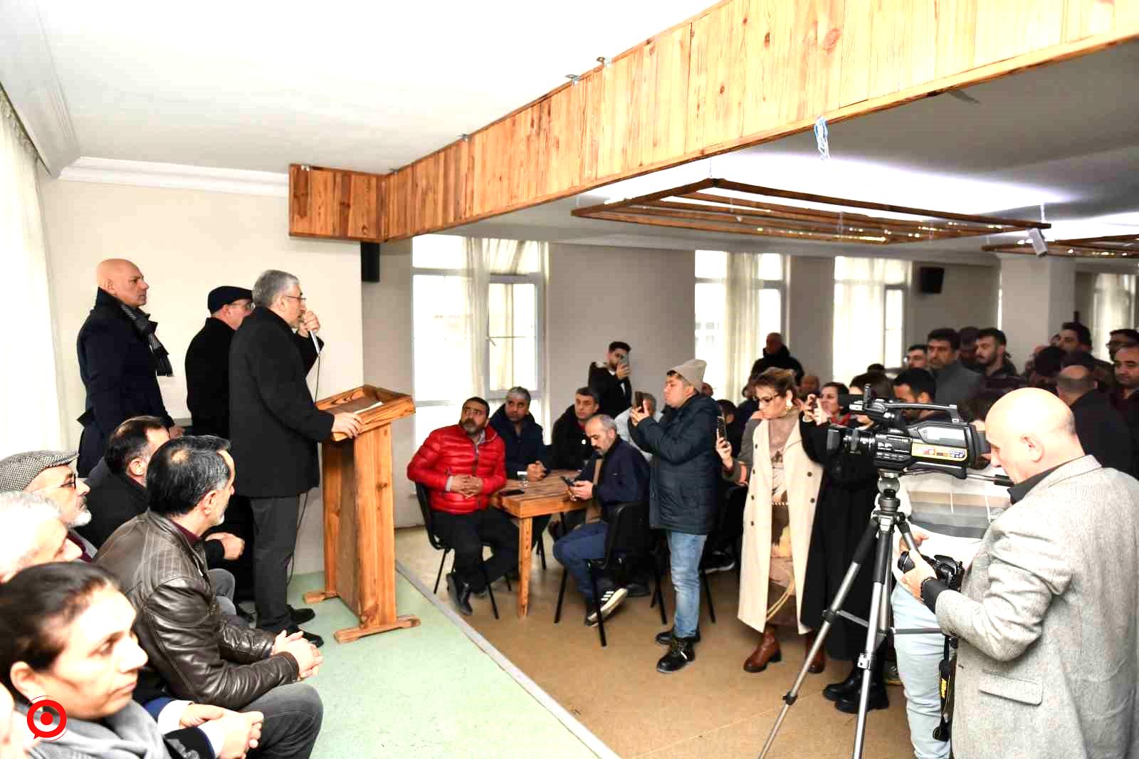 Esenyurt Belediye Başkanı Bozkurt’un tekrar aday gösterilmesi için basın toplantısı yapıldı