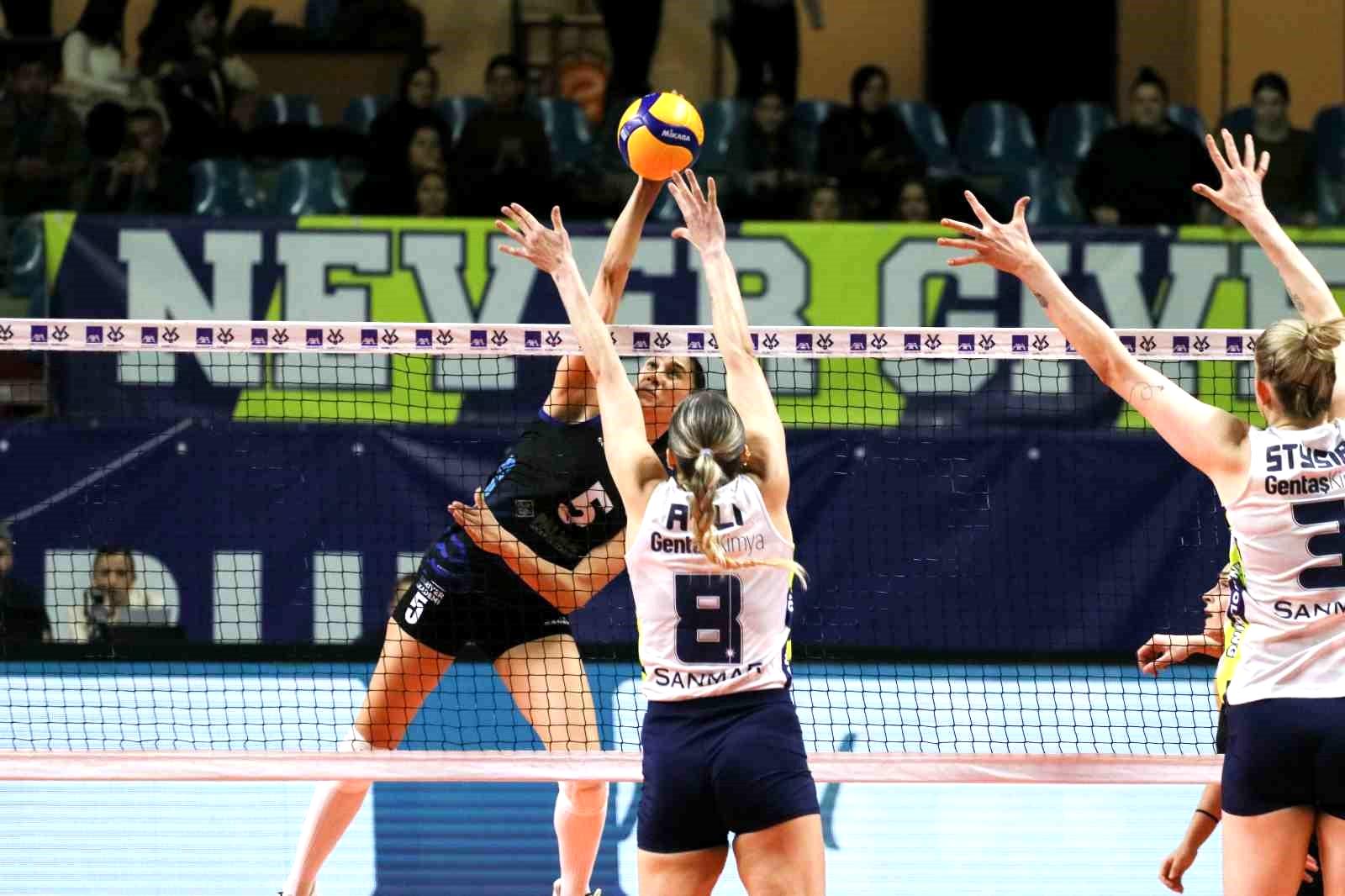 Fenerbahçe, Kupa Voley’de yarı finale yükseldi