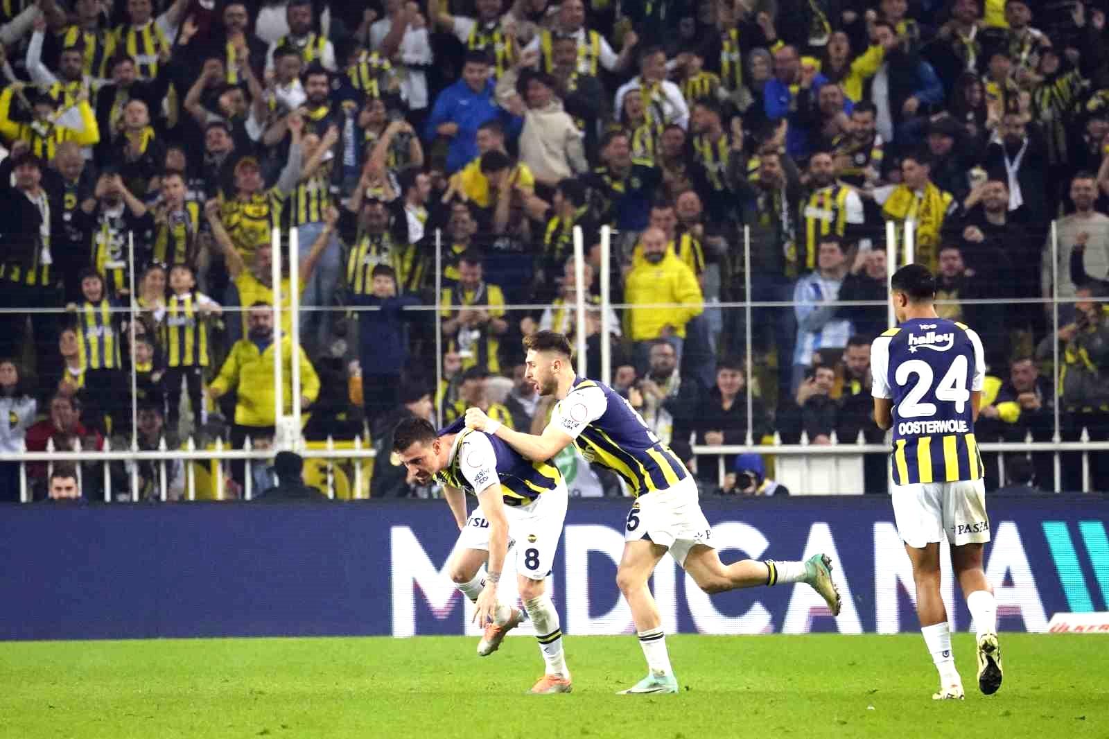 Fenerbahçe yenilmezlik serisini 16 maça çıkardı