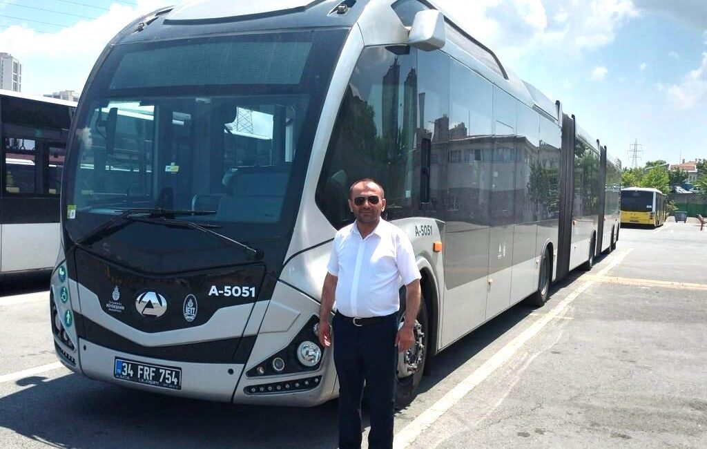 Beylikdüzü’nde şoförü olduğu metrobüsün