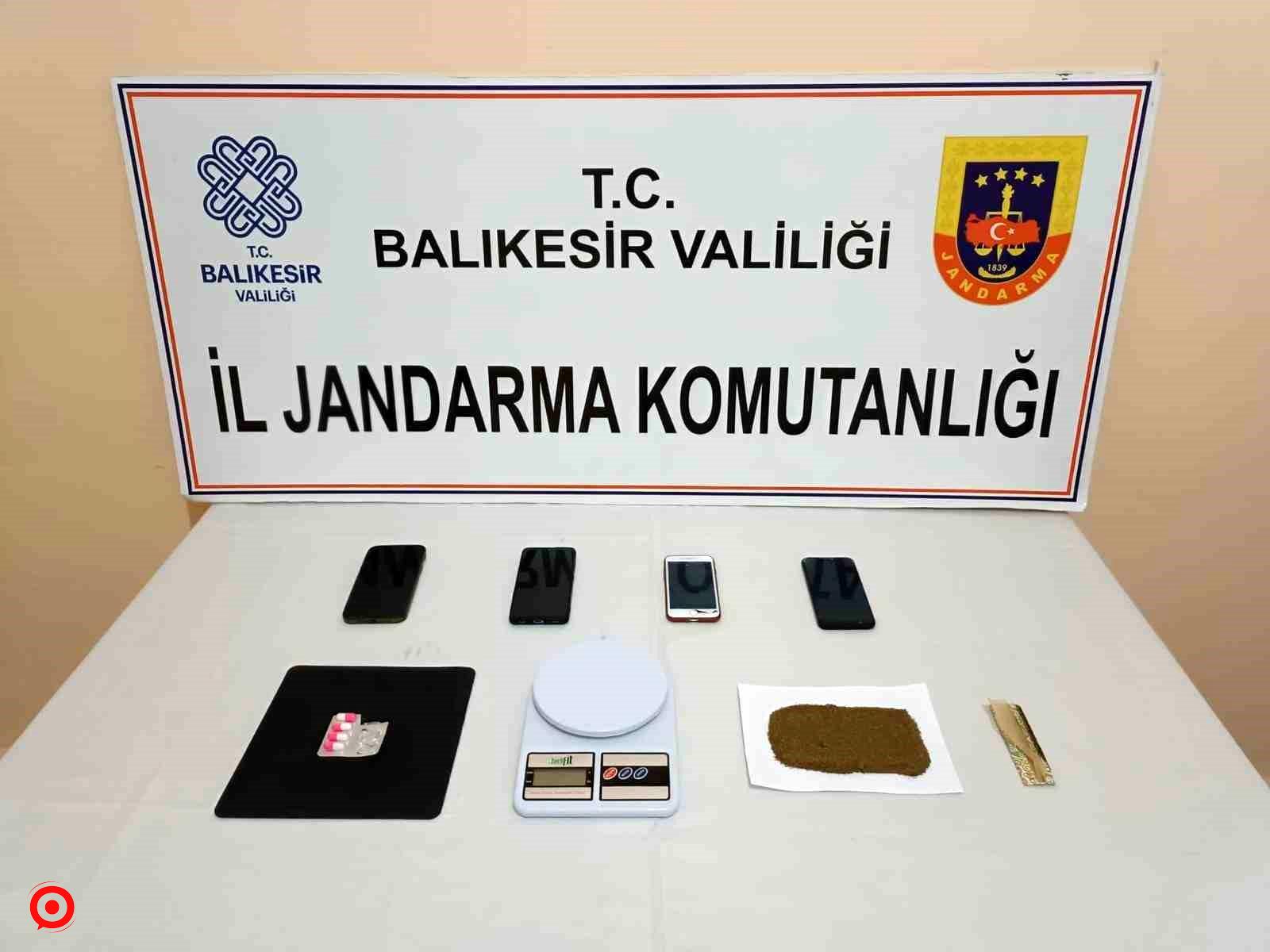 İzmir´den Balıkesir’e uyuşturucu getiren şüpheli yakalandı