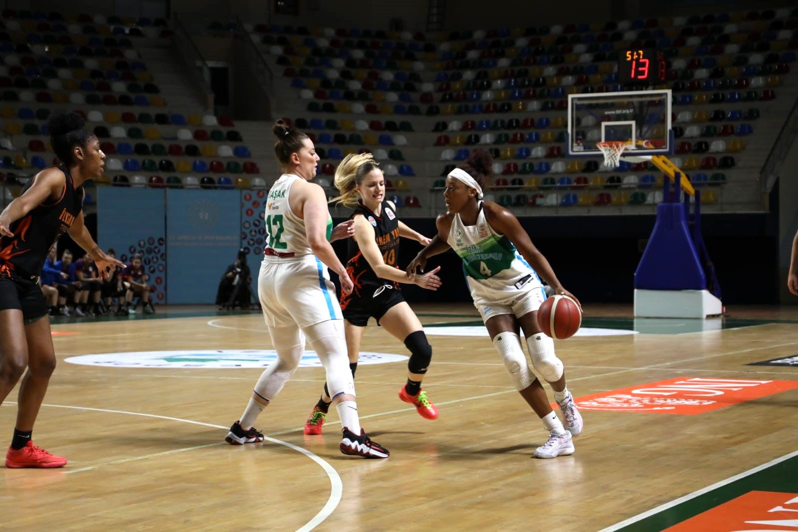 İzmit Belediyespor, Tarsus’u “93-80” mağlup etti