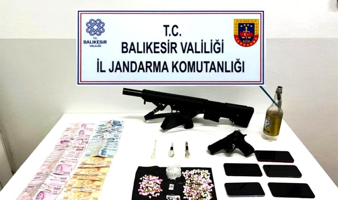 Balıkesir’de jandarma ekipleri, uyuşturucu