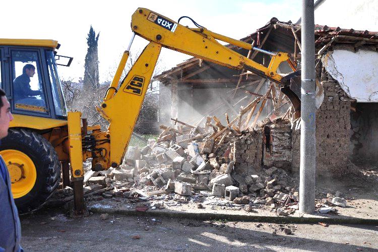 Karacabey’de metruk bina sorununa kökten çözüm