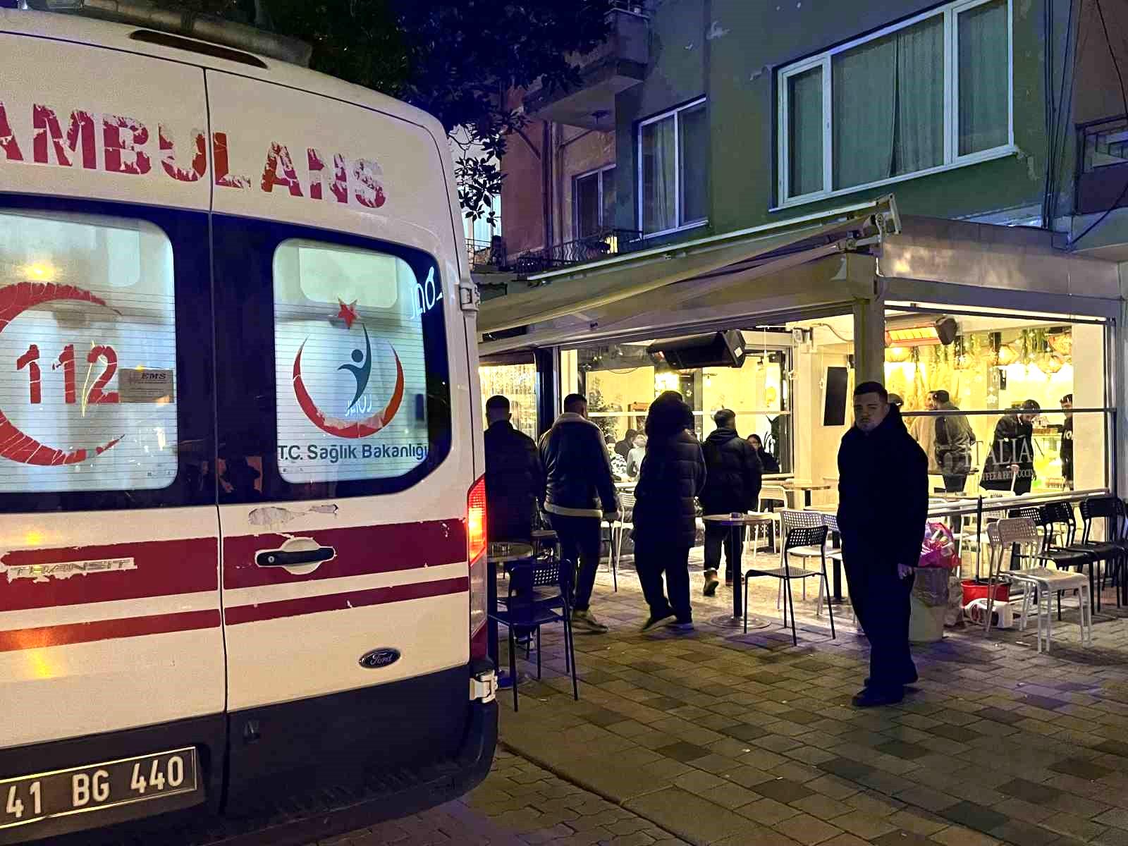 Kocaeli’de kafede küfür kavgası: 2 yaralı