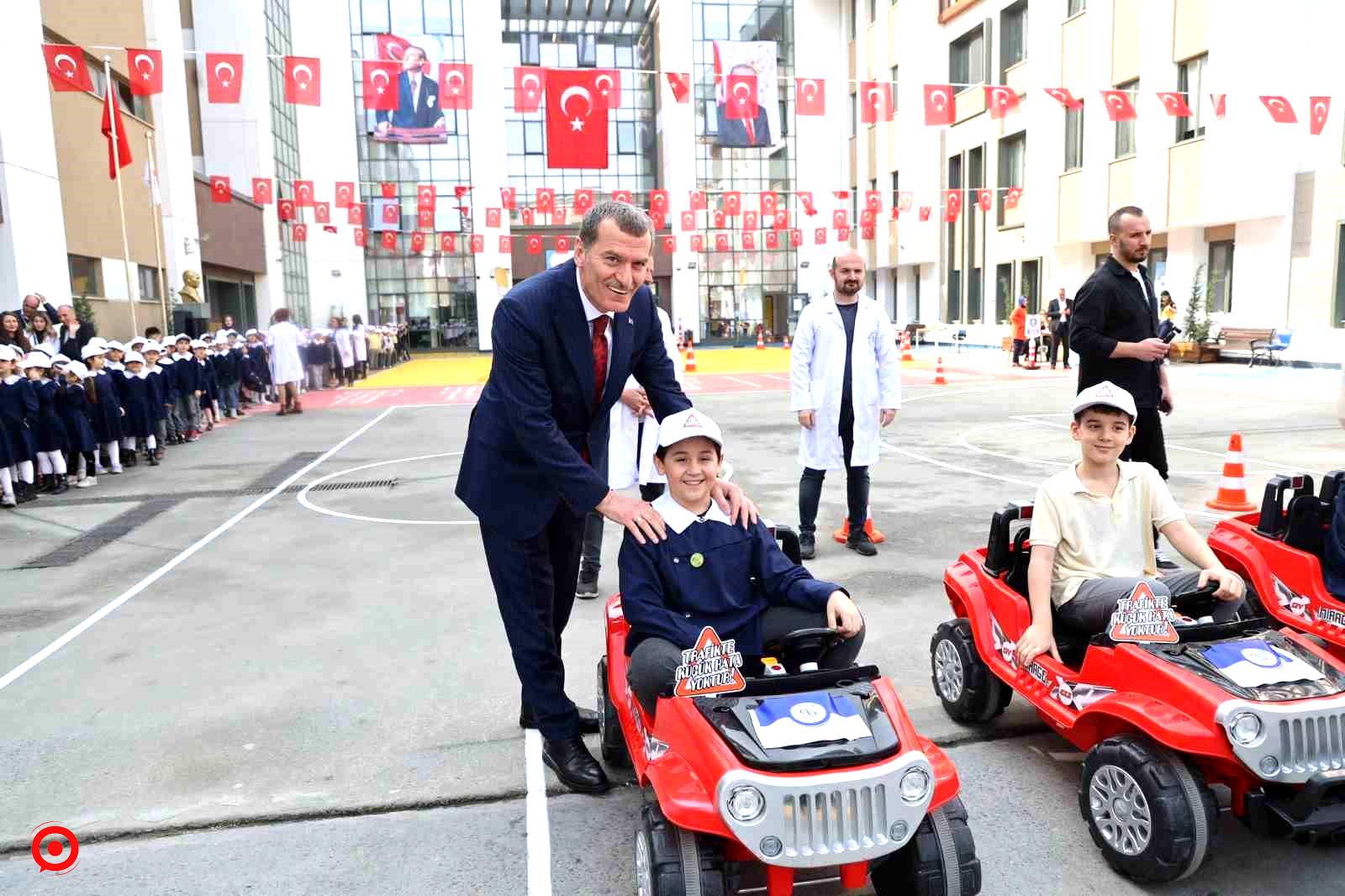 Milli Eğitim Bakanı Tekin: "Her öğrencimiz yılda en az 40 saat sosyal sorumluluk projelerinde yer alacak"