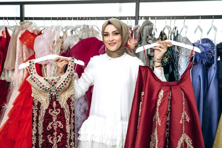 Moda tasarımcısı Özlem Değirmen büyük defileye hazırlanıyor