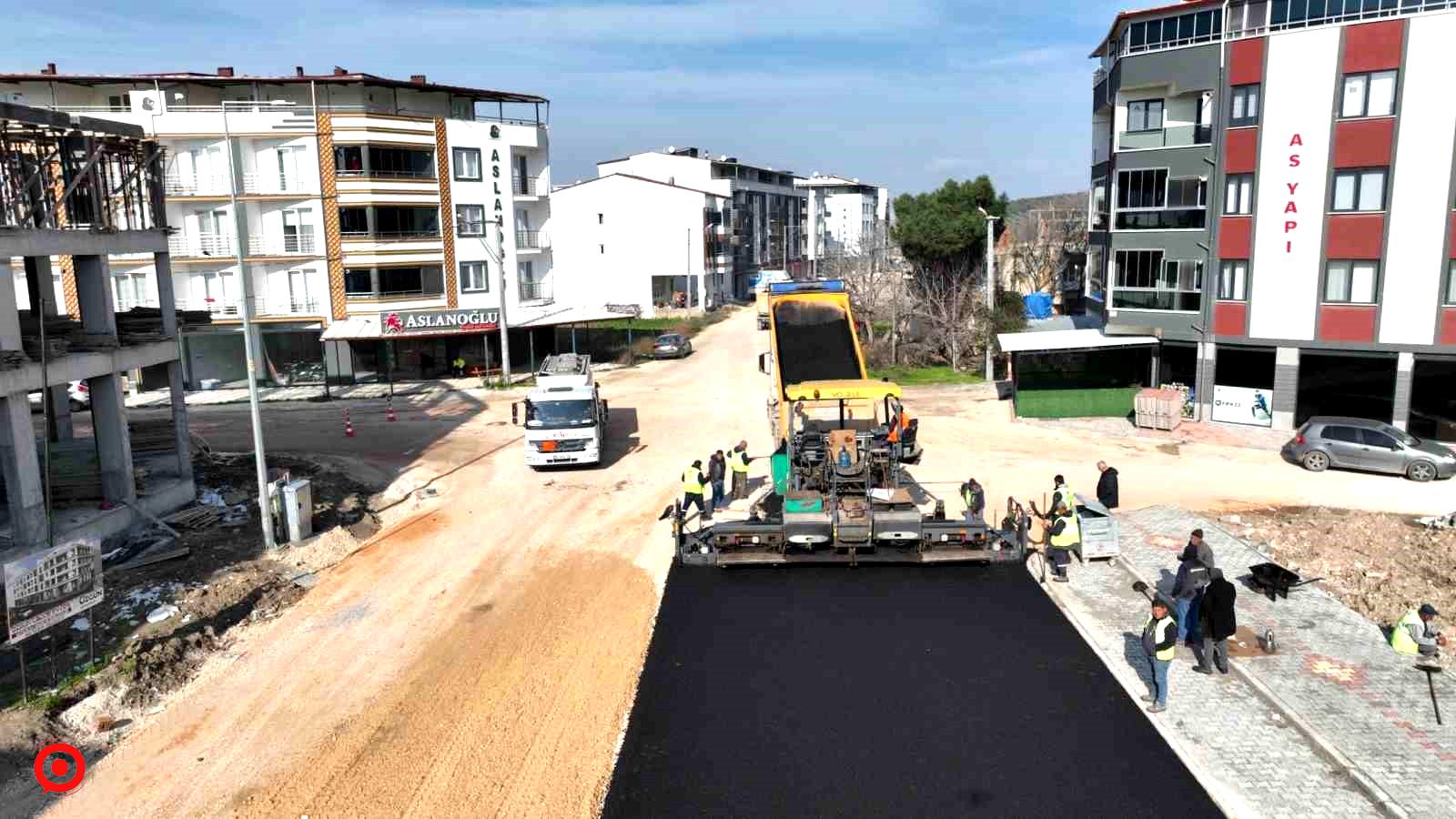 Mustafakemalpaşa’da asfalt mesaisi