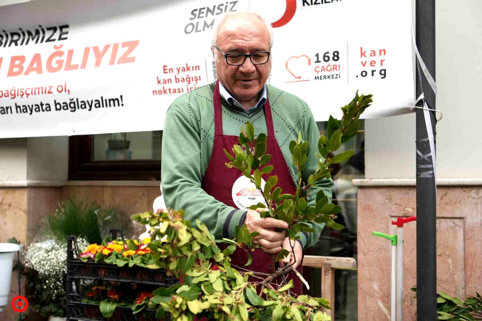 (Özel) Bursalı çiçekçiler uyuşturucu tacirine isyan etti..."O kişi meslektaşımız değil"