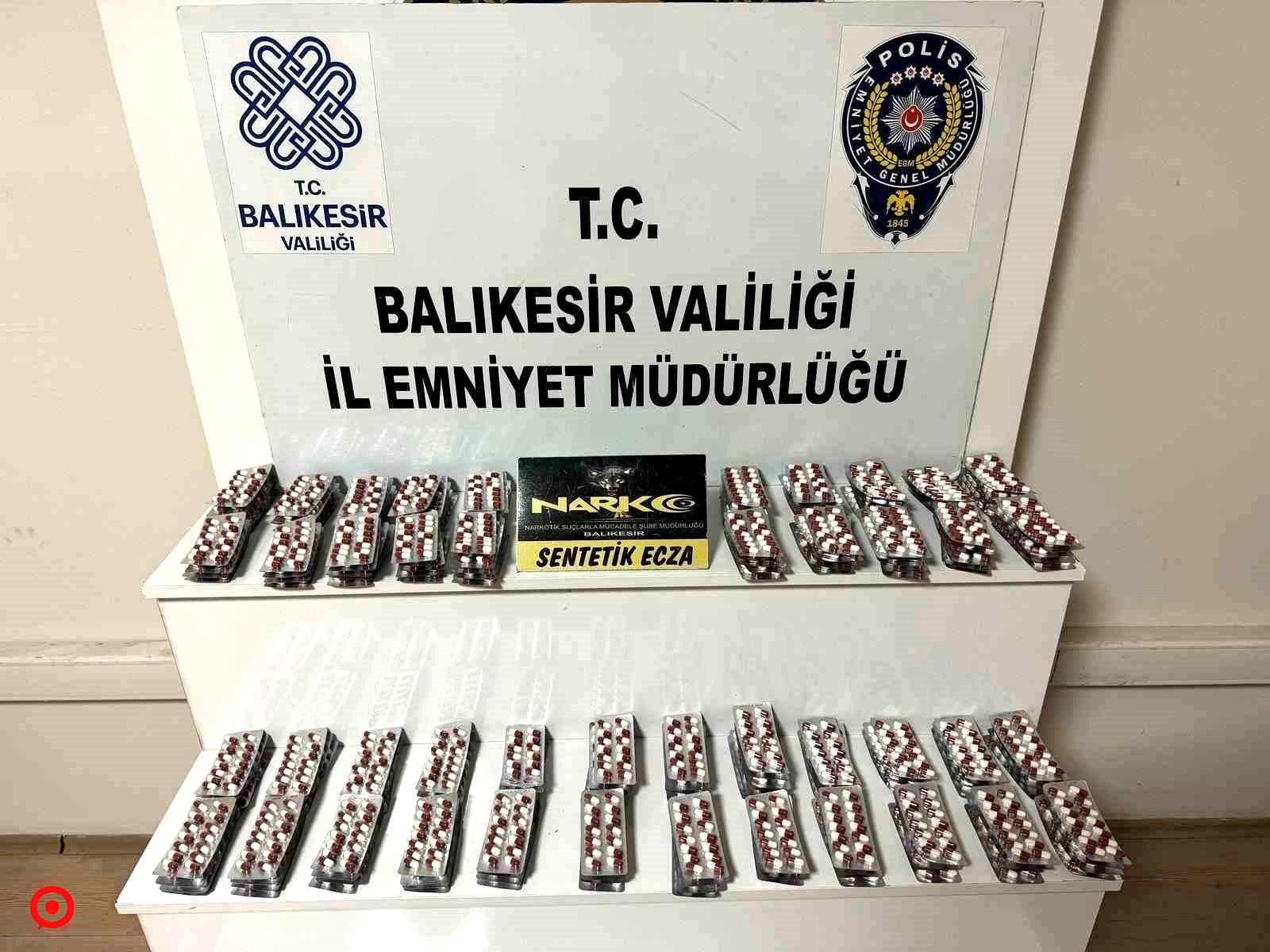 Polisin durdurduğu araç uyuşturucu deposu çıktı