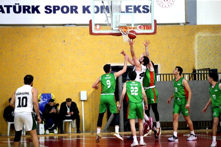 Sakarya Büyükşehir Basketbol farklı kazandı