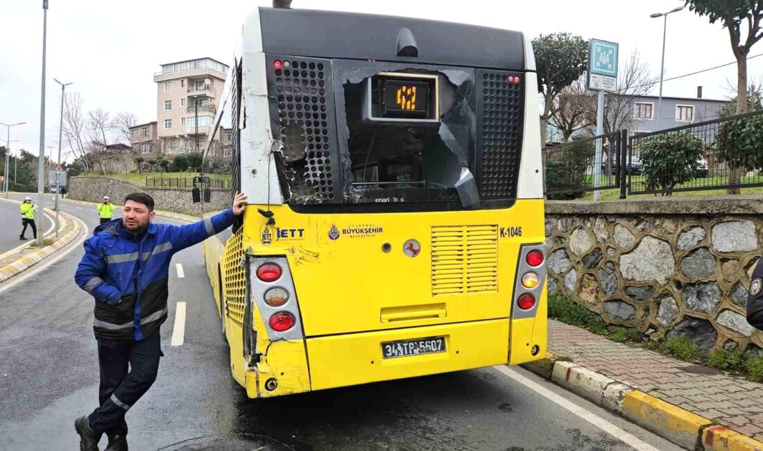 Sarıyer’de durakta yolcu aldıktan