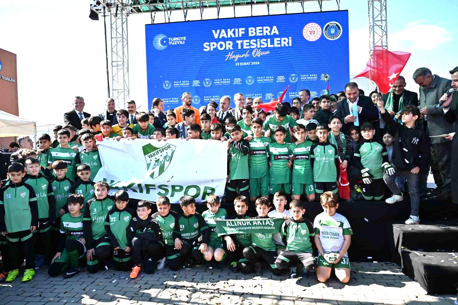 Sporun yeni adresi ’Vakıf Bera’, Bakan Bak’ın katıldığı törenle açıldı