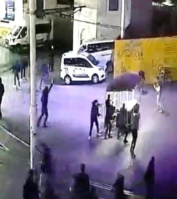 Taksim Meydanı’nda bir şahıs