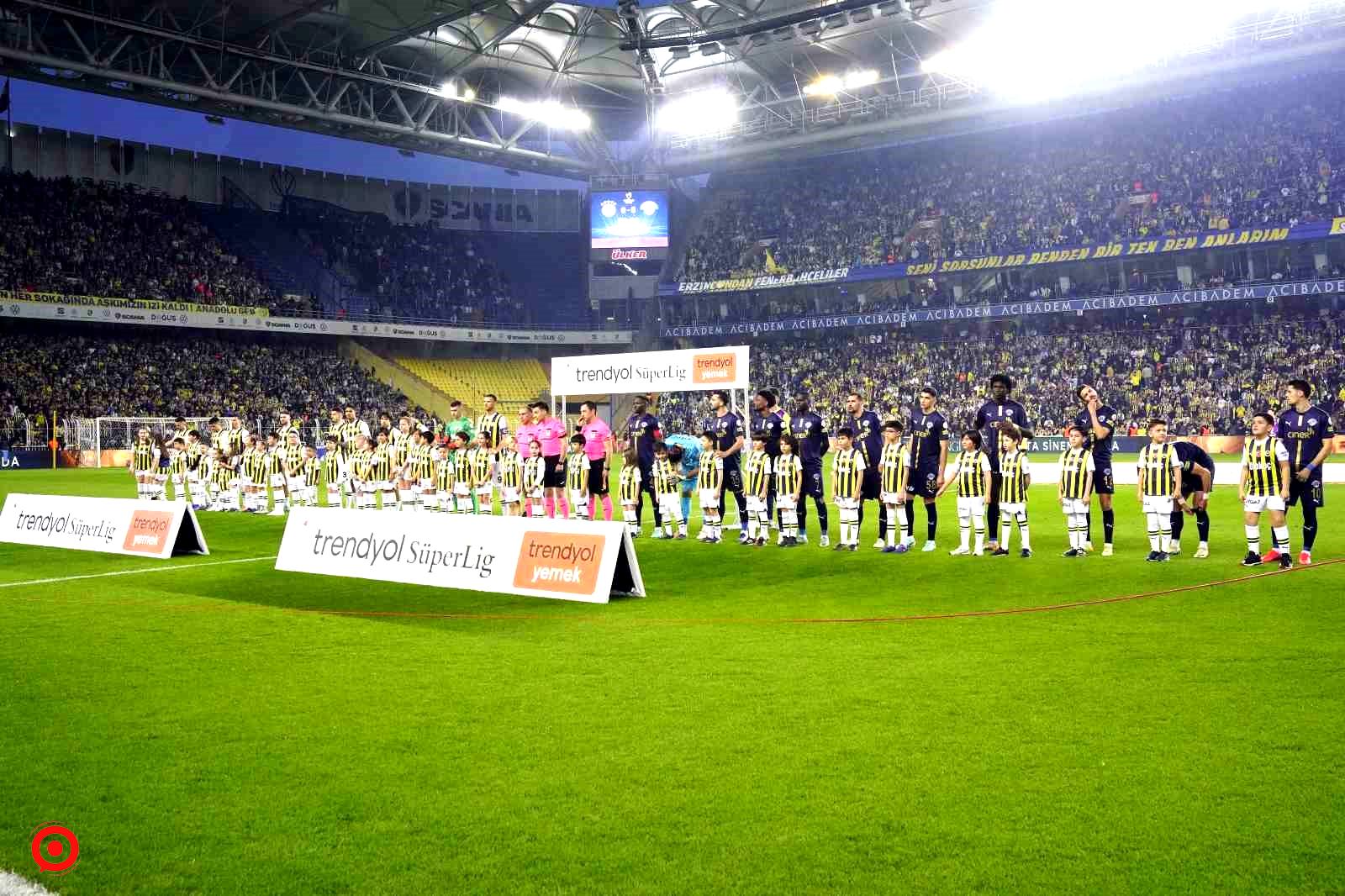 Trednyol Süper Lig: Fenerbahçe: 0 - Kasımpaşa:0 (Maç devam ediyor)