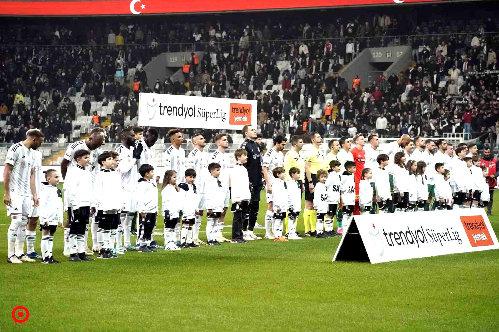 Trendyol Süper Lig: Beşiktaş: 0 - Konyaspor: 0 (Maç devam ediyor)