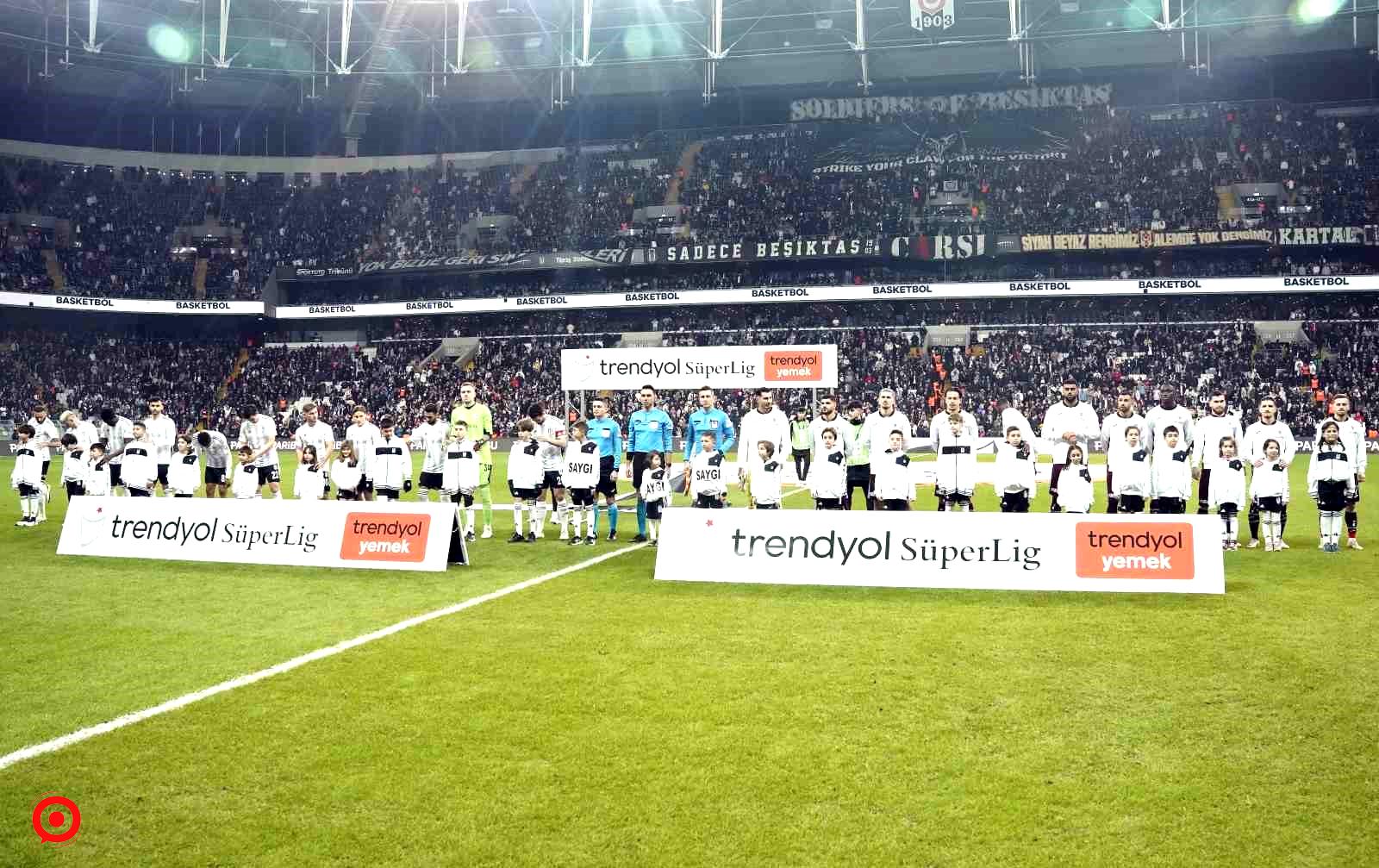 Trendyol Süper Lig: Beşiktaş: 0 - Trabzonspor: 0 (Maç devam ediyor)