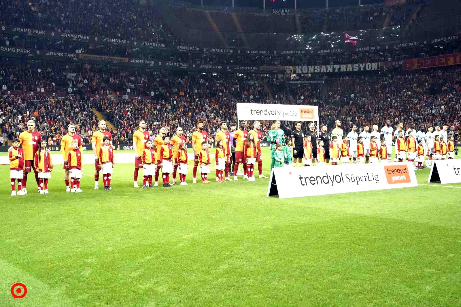 Trendyol Süper Lig: Galatasaray: 0 - RAMS Başakşehir: 0 (Maç devam ediyor)