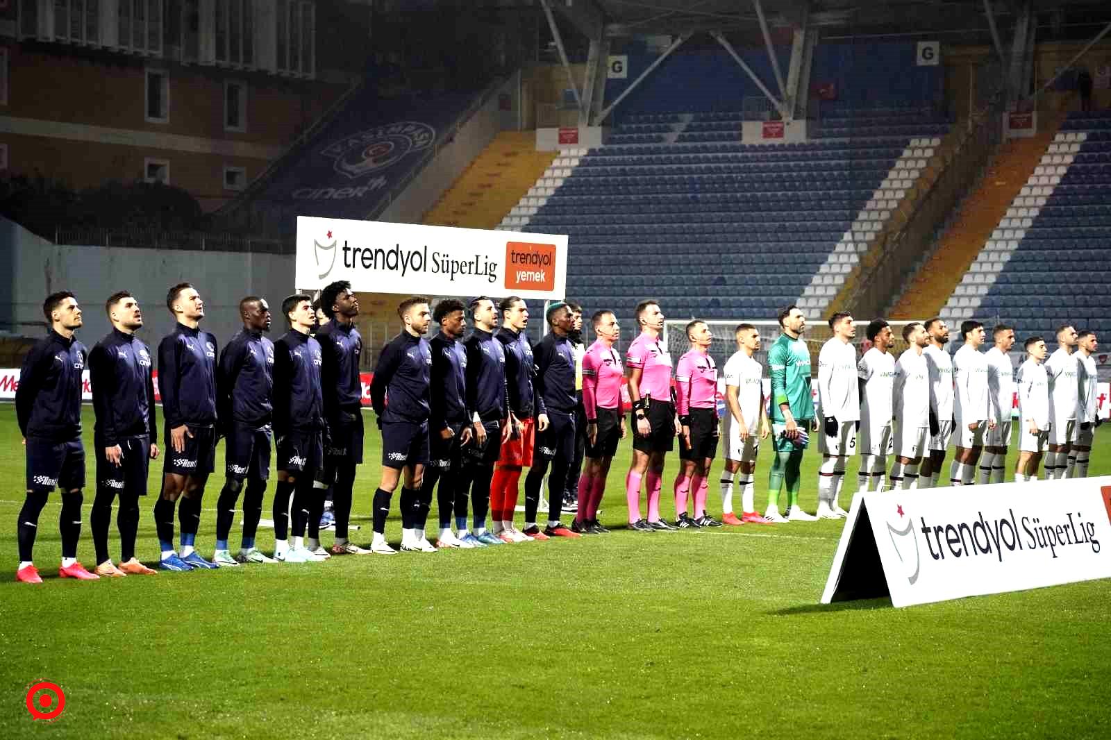 Trendyol Süper Lig: Kasımpaşa: 1 - Fatih Karagümrük: 0 (Maç devam ediyor)