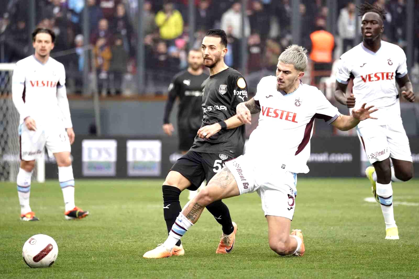 Trendyol Süper Lig: Pendikspor: 0 – Trabzonspor: 0 (İlk yarı)