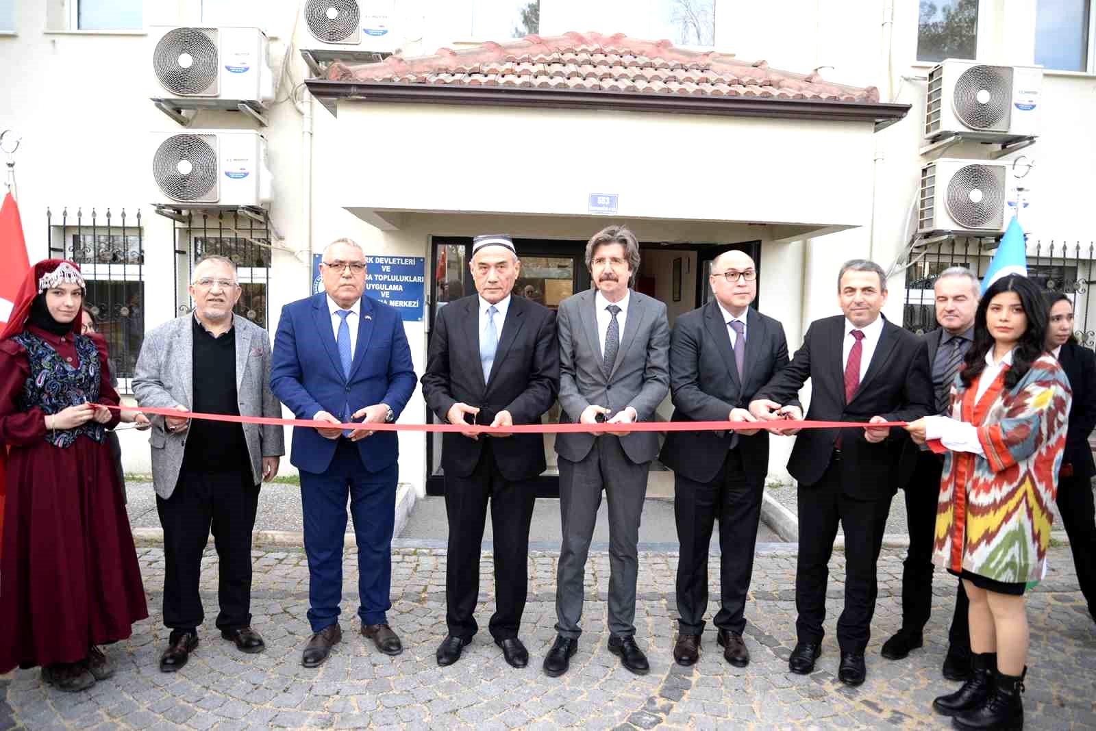 Türkiye’deki ilk Özbek Dili ve Kültürü Merkezi BUÜ’de açıldı