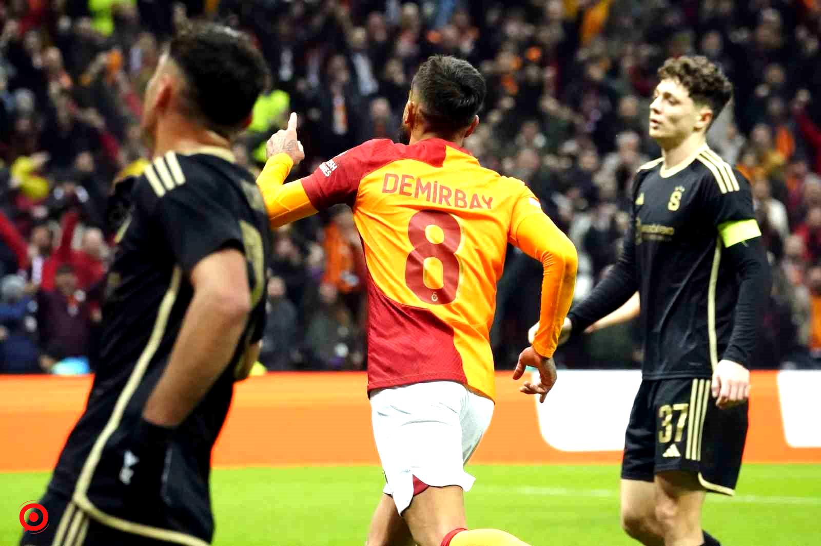 UEFA Avrupa Ligi: Galatasaray: 1 - Sparta Prag: 0 (İlk yarı)