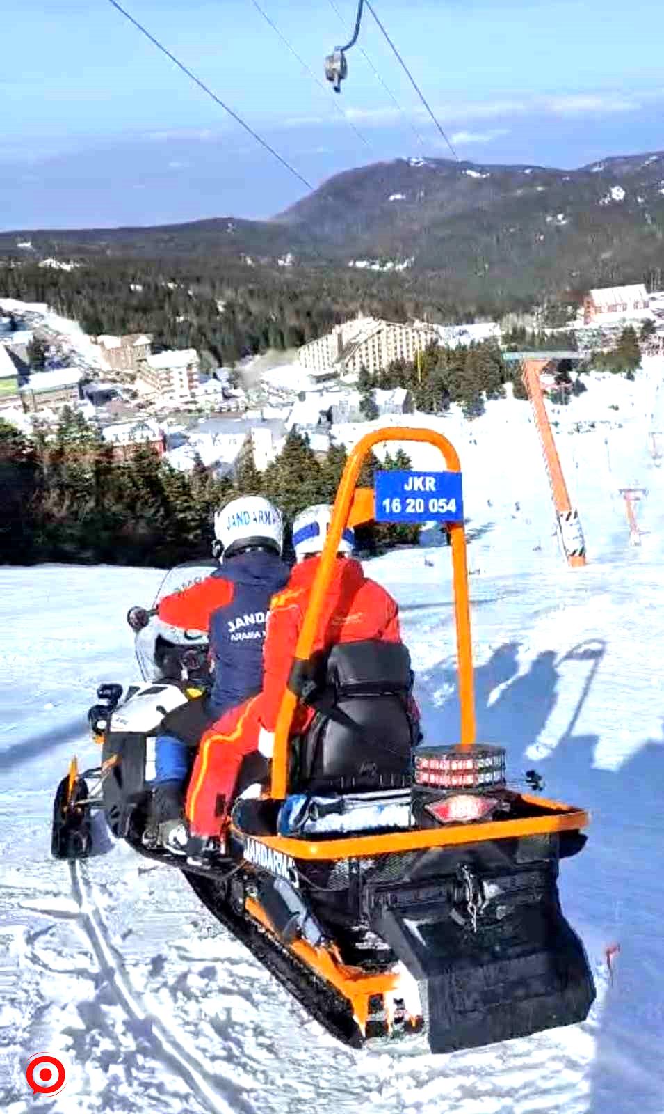 Uludağ’da faciadan dönüldü...Telesiyejin telleri koptu, bir turist yaralandı