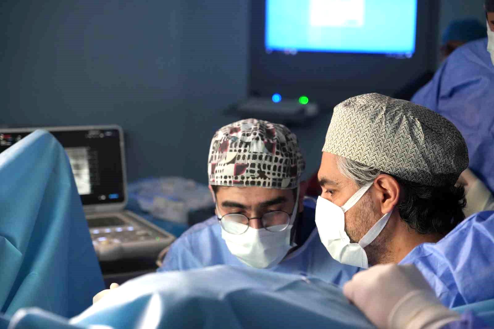 Yabancı ülkelerden doktorlar, şehir hastanesindeki ameliyatları izlemek için sıraya girmeye başladı