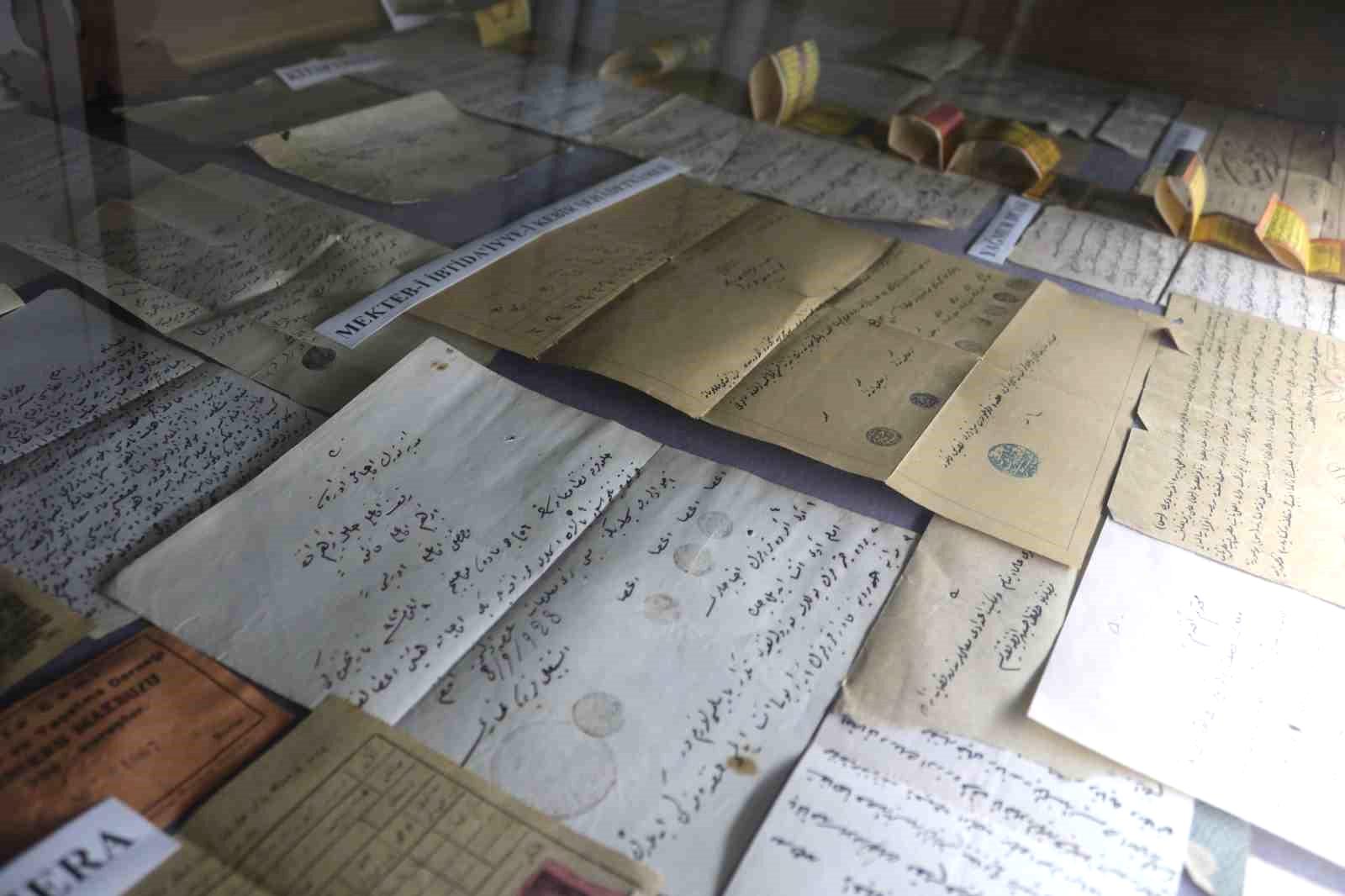 Yüzlerce yıllık el yazması ve nadir eserlere böyle sahip çıkılıyor