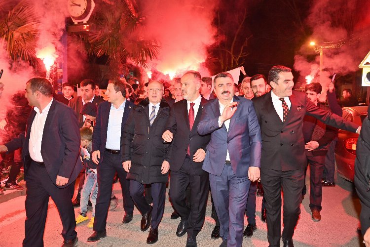 Bursa’da Vakıflı gençlerden başkanlara coşkulu karşılama