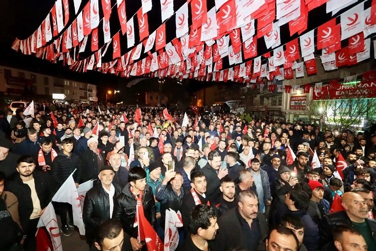 Fatih Erbakan Tokat'ta Yüksek Kahve'de vatandaşlara seslendi