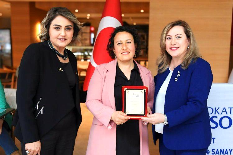 Tokat’ta kadınların başarı öyküleri plaket aldı