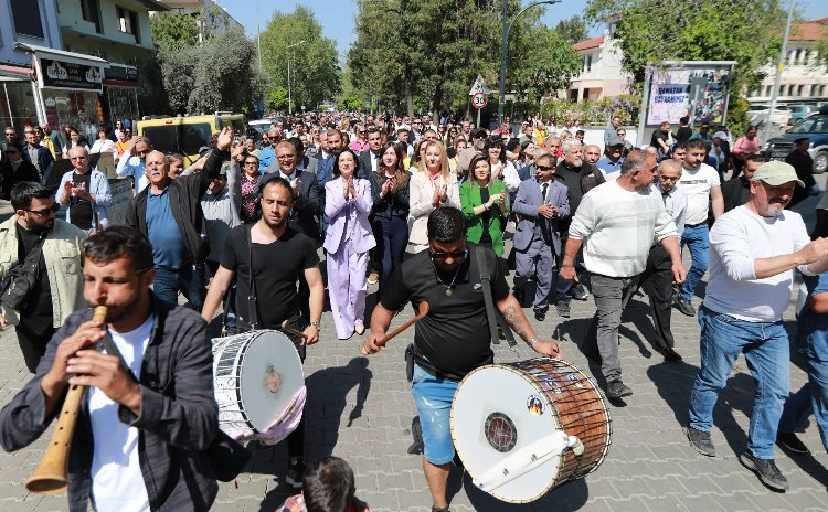 Filiz Başkan mazbatasını aldı