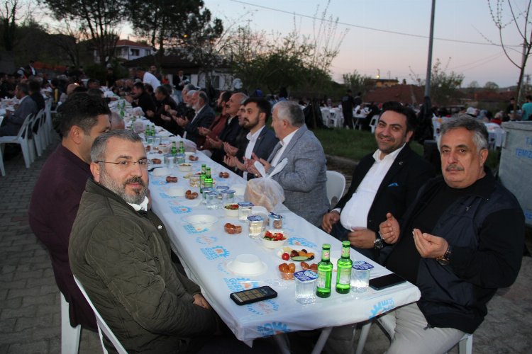 Hayırsever iş insanı Mehmet Başaran, Kadir Gecesi iftar geleneğini sürdürdü