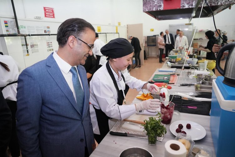 İzmir MEB Gastronomi Festivalinde lezzet şöleni