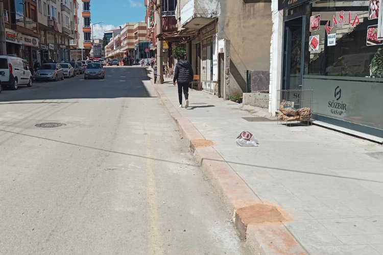 Keşan Belediyesi. kaldırımlarda yer