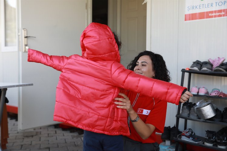 Kızılay'ın iyilik ordusu bayram öncesi yüzleri güldürdü