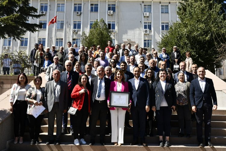 Malkara'da Nergiz Karaağaçlı Öztürk mazbatasını aldı