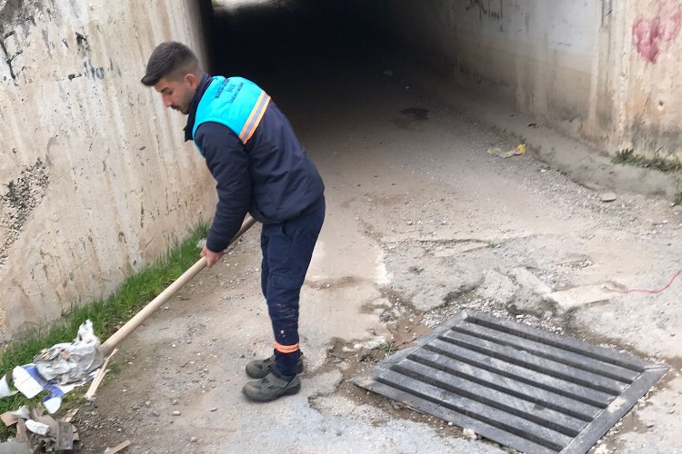 Manisa’da ızgara temizleme çalışmaları sürüyor Manisa merkez ve ilçelerde