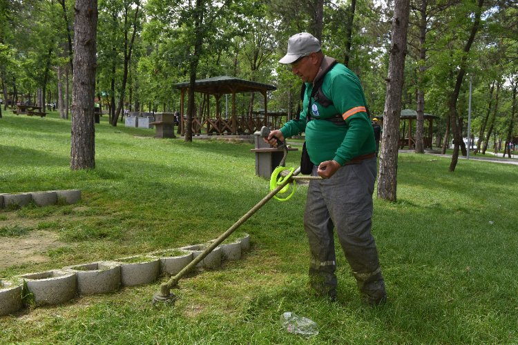 Bursa Yıldırım'ın orman parklarına yaz öncesi bakım