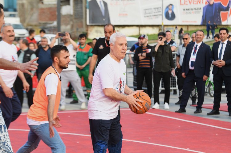 Bursa'da başkanlardan 19 Mayıs’a yakışan maç